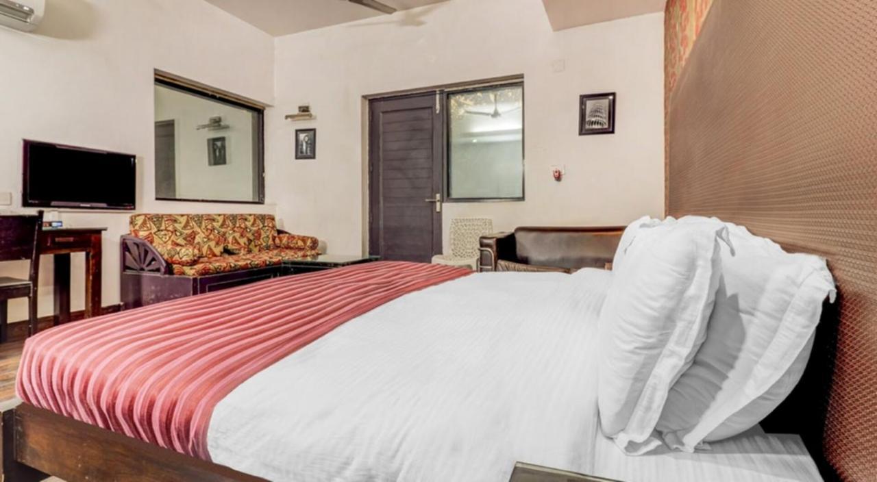 Chalet At Saket Near Pvr Cinema New Delhi