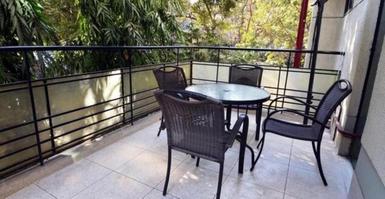 Chalet At Saket Near Pvr Cinema 3*